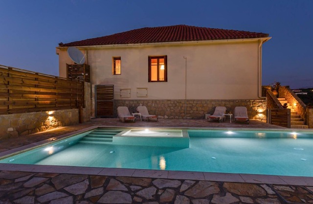 Holiday house Spilia for 1 - 6 persons with 3 bedrooms - Holiday home