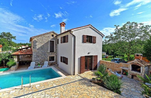 Holiday house Svetvinčenat for 1 - 5 persons with 2 bedrooms - Holiday home