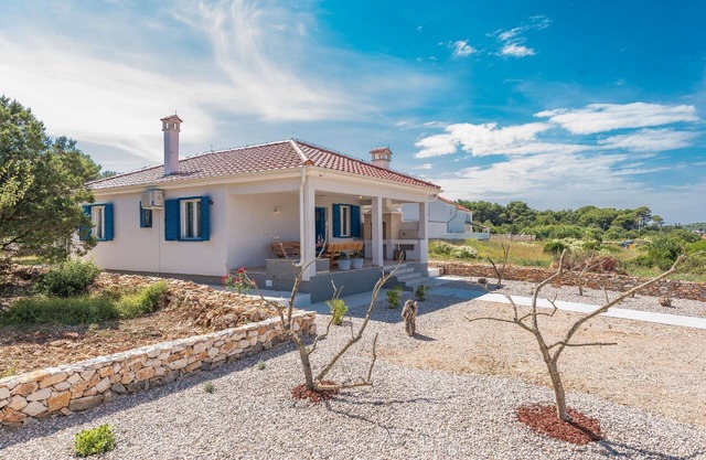 Holiday house Veli Rat for 1 - 5 persons with 2 bedrooms - Holiday home