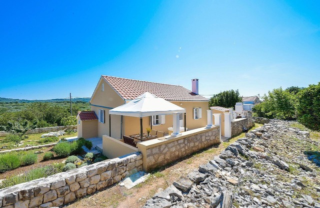 Holiday house Veli Rat for 1 - 5 persons with 2 bedrooms - Holiday house