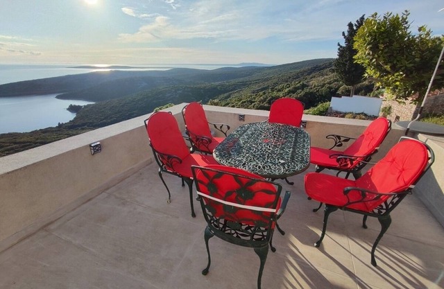 Holiday house with a parking space Ustrine, Cres (K-22967)