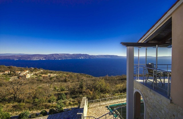 Holiday house with fantastic sea view and pool - spring offer from 27. 4.-19. 5th