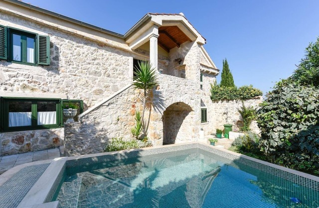 Holiday house Zdrelac for 1 - 10 persons with 4 bedrooms - Holiday house