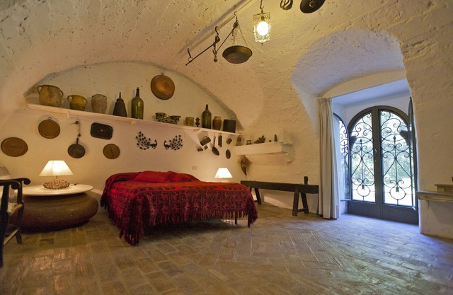 HOLIDAY IN THE HISTORY: family suite on the ground floor & authentic furnitures