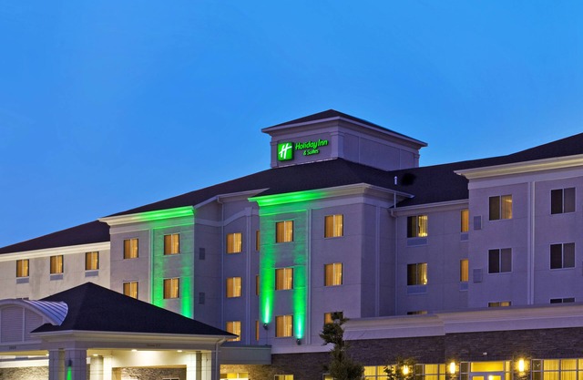 Holiday Inn Bloomington-Airport by IHG