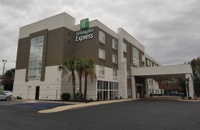 Holiday Inn Express Columbia - Two Notch, an IHG Hotel