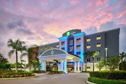 Holiday Inn Express Hotel & Suites Port St. Lucie West by IHG