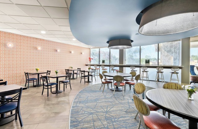 Holiday Inn Express Atlanta Galleria - Ballpark Area by IHG