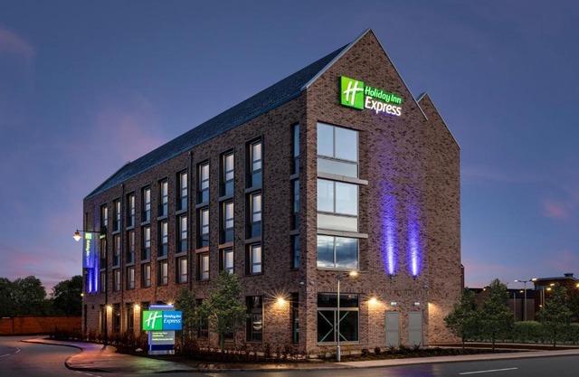 Holiday Inn Express Cambridge West - Cambourne by IHG