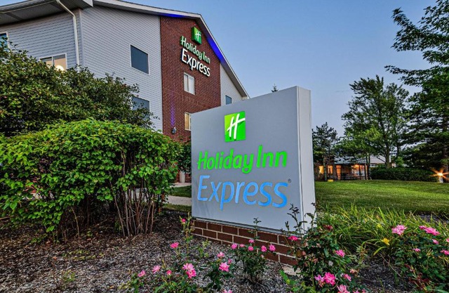 Holiday Inn Express Chicago Northwest-Vernon Hills by IHG