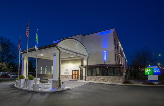 Holiday Inn Express Cleveland Airport - Brookpark, an Ihg Hotel