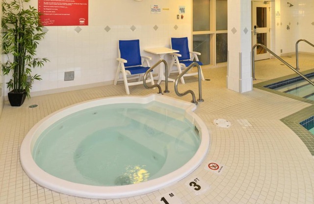 Holiday Inn Express Edmonton North by IHG