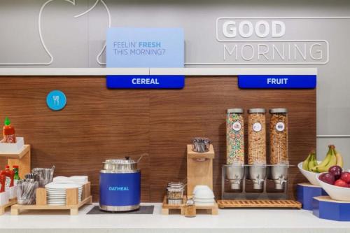 Holiday Inn Express Grand Rapids Southwest by IHG