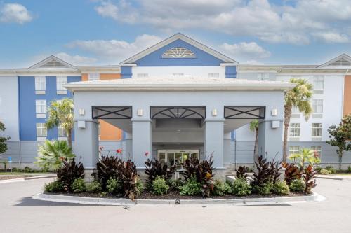 Holiday Inn Express Hotel & Suites Charleston - Northwoods by IHG