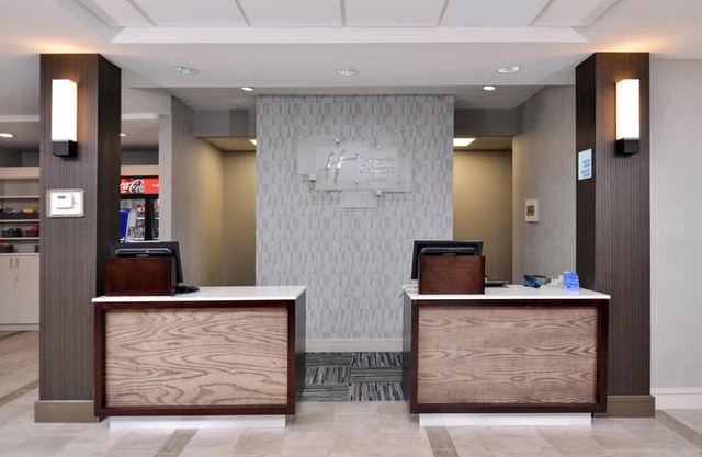 Holiday Inn Express Hotel & Suites Lafayette