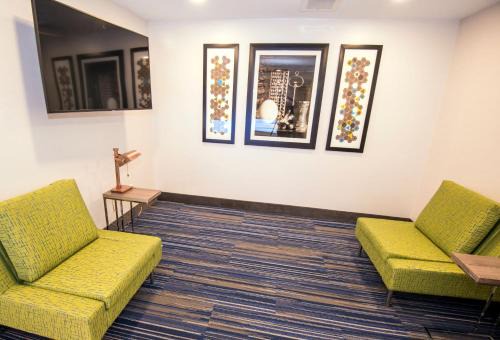 Holiday Inn Express Hotel & Suites-Hinton by IHG