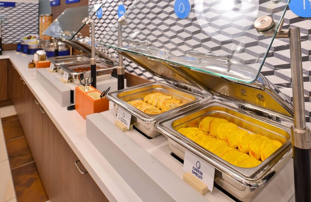 Holiday Inn Express Hotel & Suites by IHG