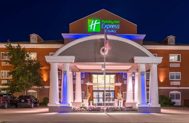 Holiday Inn Express Hotel & Suites Elgin by IHG