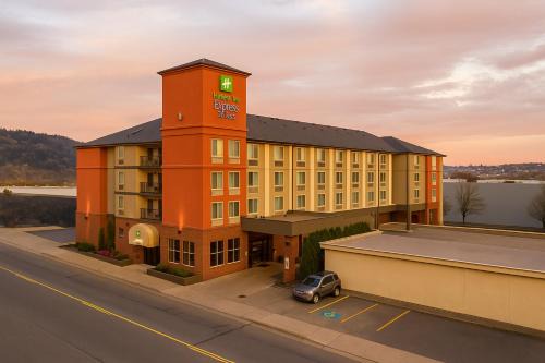 Holiday Inn Express Hotel & Suites Portland-Northwest Downtown by IHG