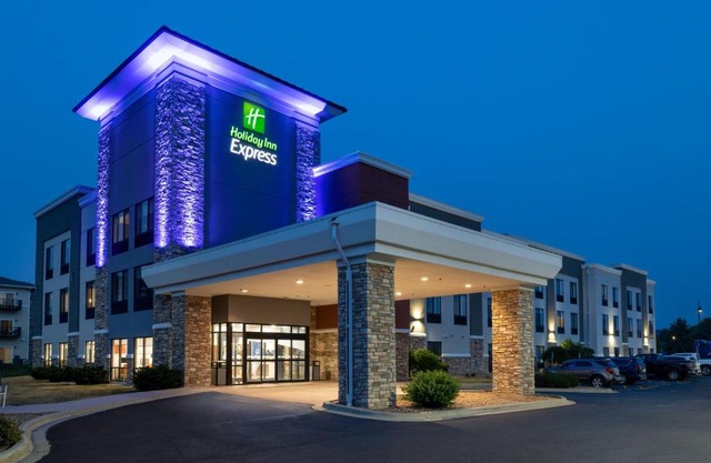 Holiday Inn Express Rochester South - Mayo Area by IHG