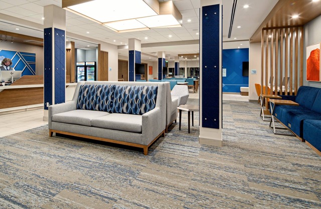 Holiday Inn Express & Suites Palm Desert - Millennium by IHG