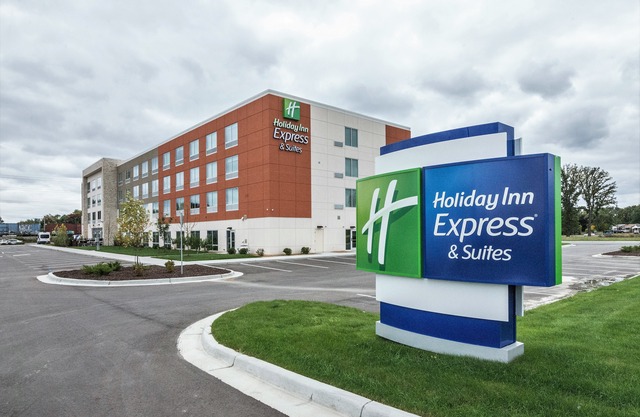 Holiday Inn Express & Suites Allen Park, an Ihg Hotel