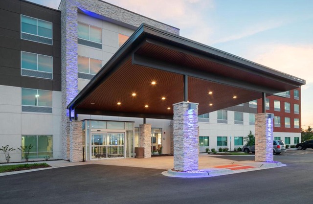 Holiday Inn Express & Suites - Bourbonnais East - Bradley by IHG