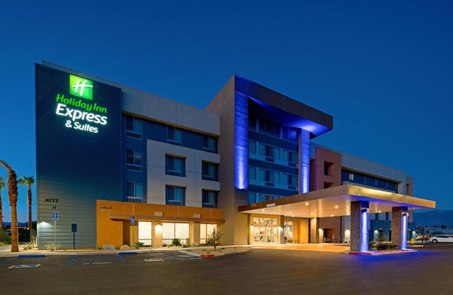 Holiday Inn Express & Suites Palm Desert - Millennium by IHG