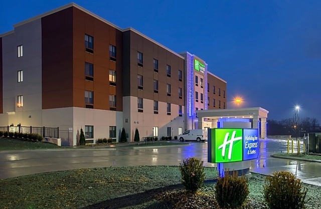 Holiday Inn Express & Suites Columbus - Worthington, an Ihg Hotel