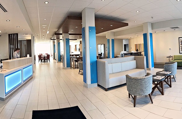 Holiday Inn Express & Suites Sterling by IHG