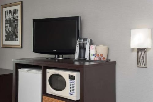 Holiday Inn Express & Suites Danville by IHG