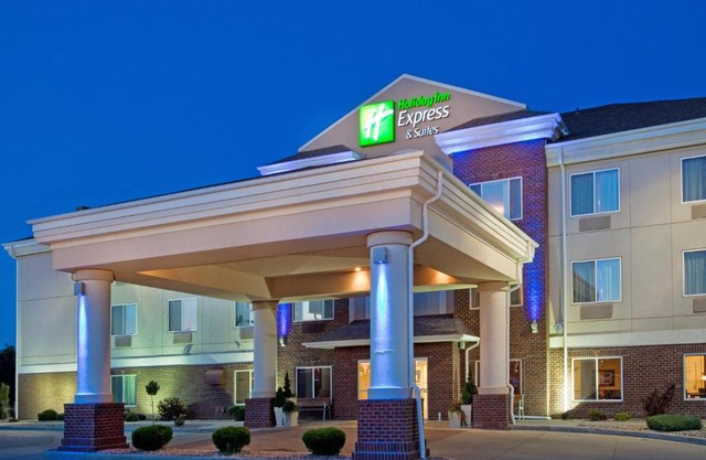 Holiday Inn Express & Suites - Dickinson by IHG