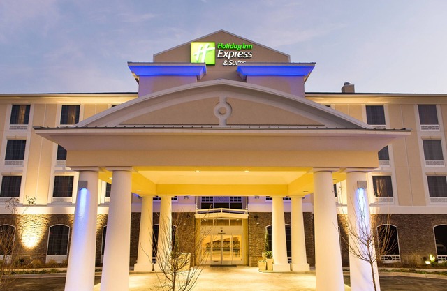 Holiday Inn Express & Suites Aiken by IHG