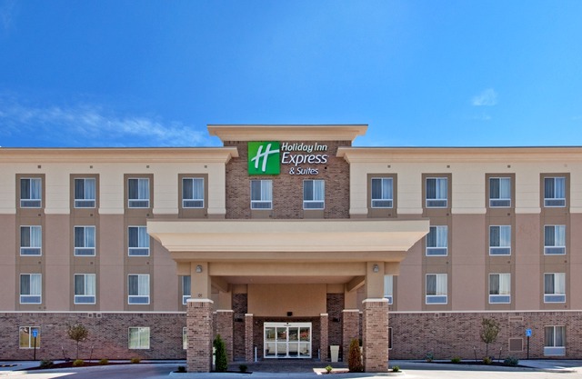 Holiday Inn Express Topeka North Ihg Hotel 
