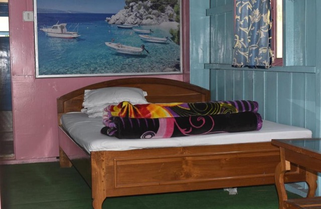 Holiday Inn Homestay, Buxa