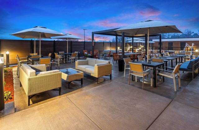 Holiday Inn Hotel and Suites Richmond West End by IHG