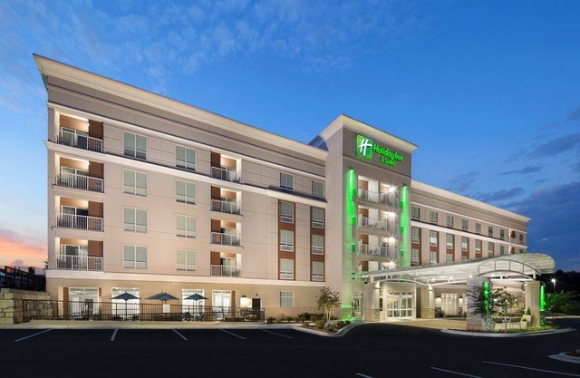 Holiday Inn Hotel and Suites Arden - Asheville Airport, an IHG Hotel