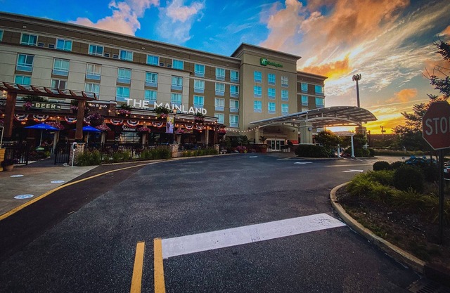 Holiday Inn Manahawkin/Long Beach Island, an IHG Hotel