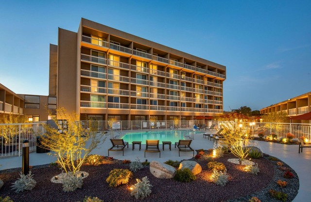 Holiday Inn Oxnard – Ventura by IHG