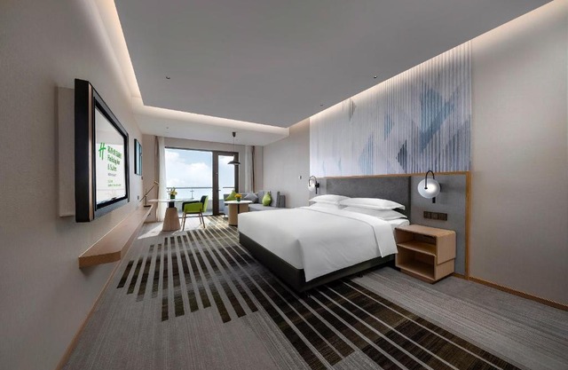 Holiday Inn & Suites Wuhan International Expo, an IHG Hotel