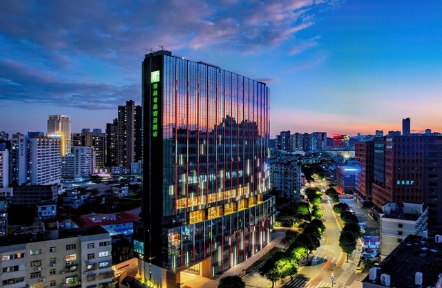 Holiday Inn Zhuhai City Center by IHG