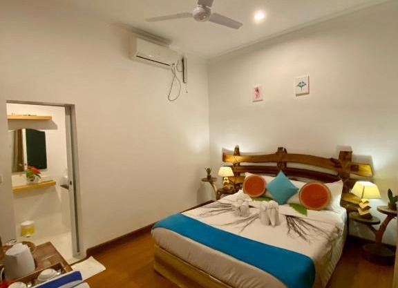Holiday Rasdhoo Home