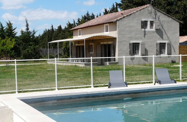 Holiday rental house with pool FONTVIEILLE LS1-256