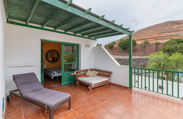 Holiday Suite 'With Terrace' with Wi-Fi and Air Conditioning