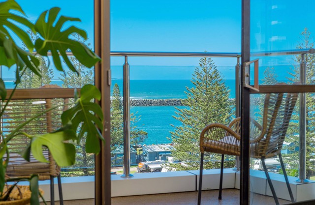 Holiday unit in town with pool and ocean views