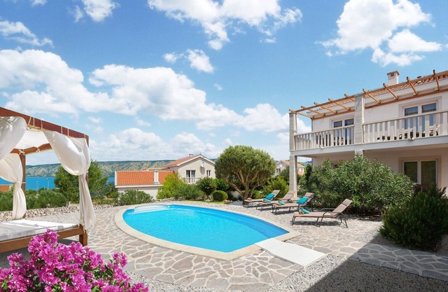 Holiday villa Isabella with private pool and beautiful garden