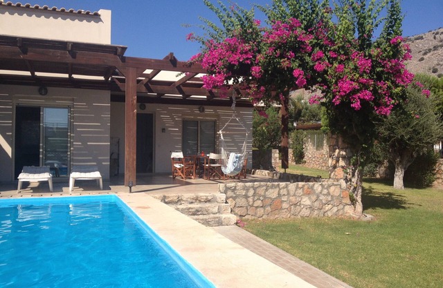 Holiday Villa with Pool, Gardens & Panoramic Views from the Roof Terrace