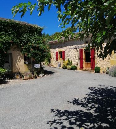 Holli cottage - Charming 2 bedrooms with terrace.