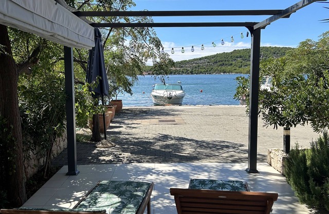 Holliday house Toma next to the sea
