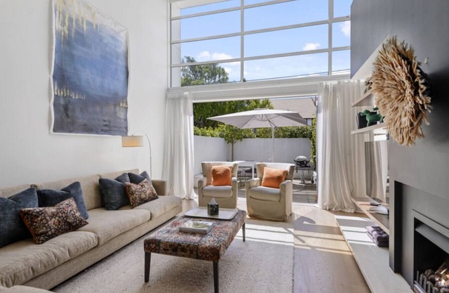 Holly Road Executive Townhouse